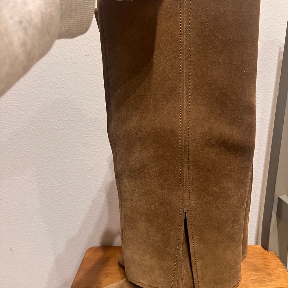 Vince Camuto - Picture 4 of 6